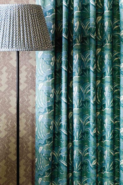 Fermoie-Autumn-2018-Curtain---Green-Pangea-003-Walling---Neutral-Drift-007-Lampshade---14-inch-Blue-Marden